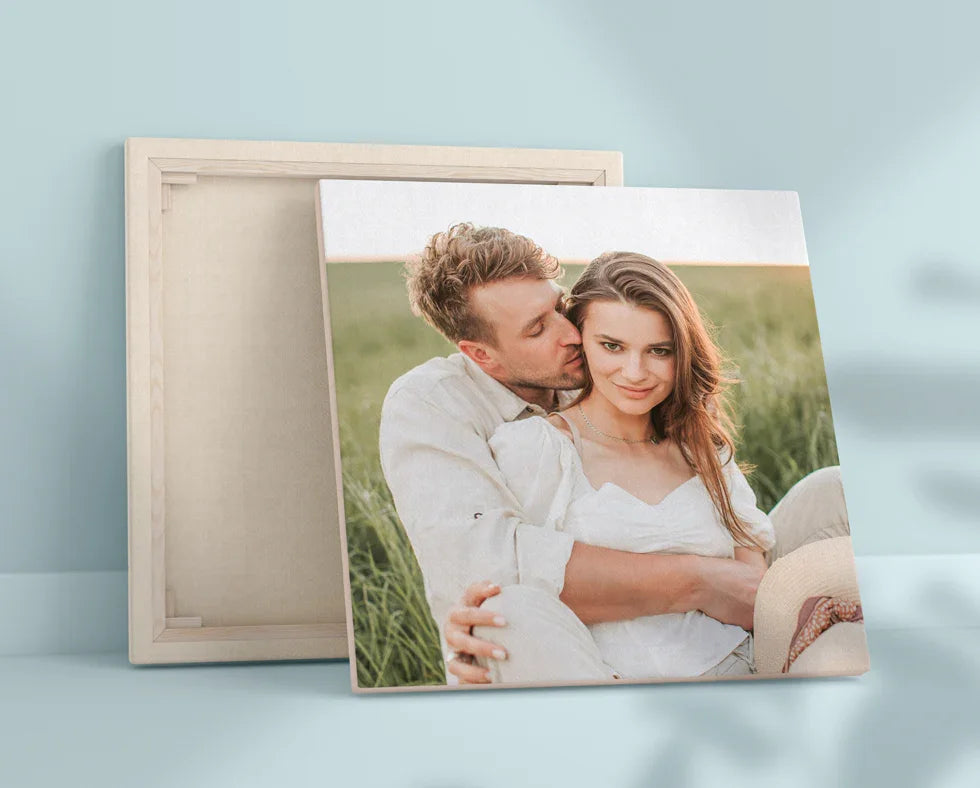 Imprimare pe pânză personalizată din fotografii – cadou elegant pentru familie, nuntă, botez sau decor modern în Chișinău și Moldova.